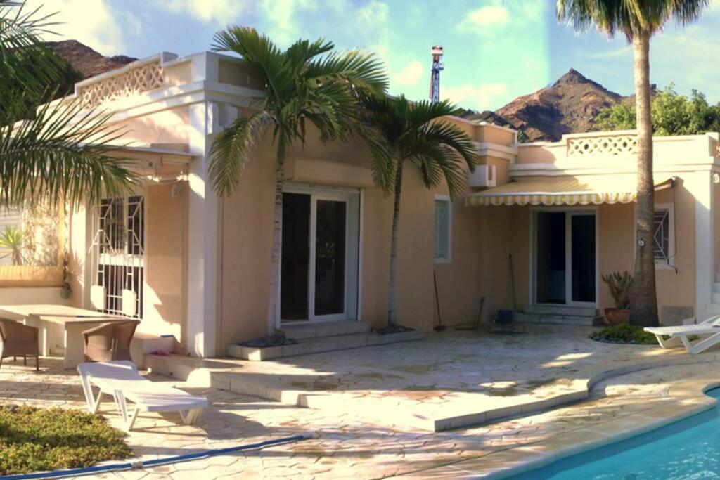 Villa-Tauro Leyh โมกัน ภายนอก รูปภาพ